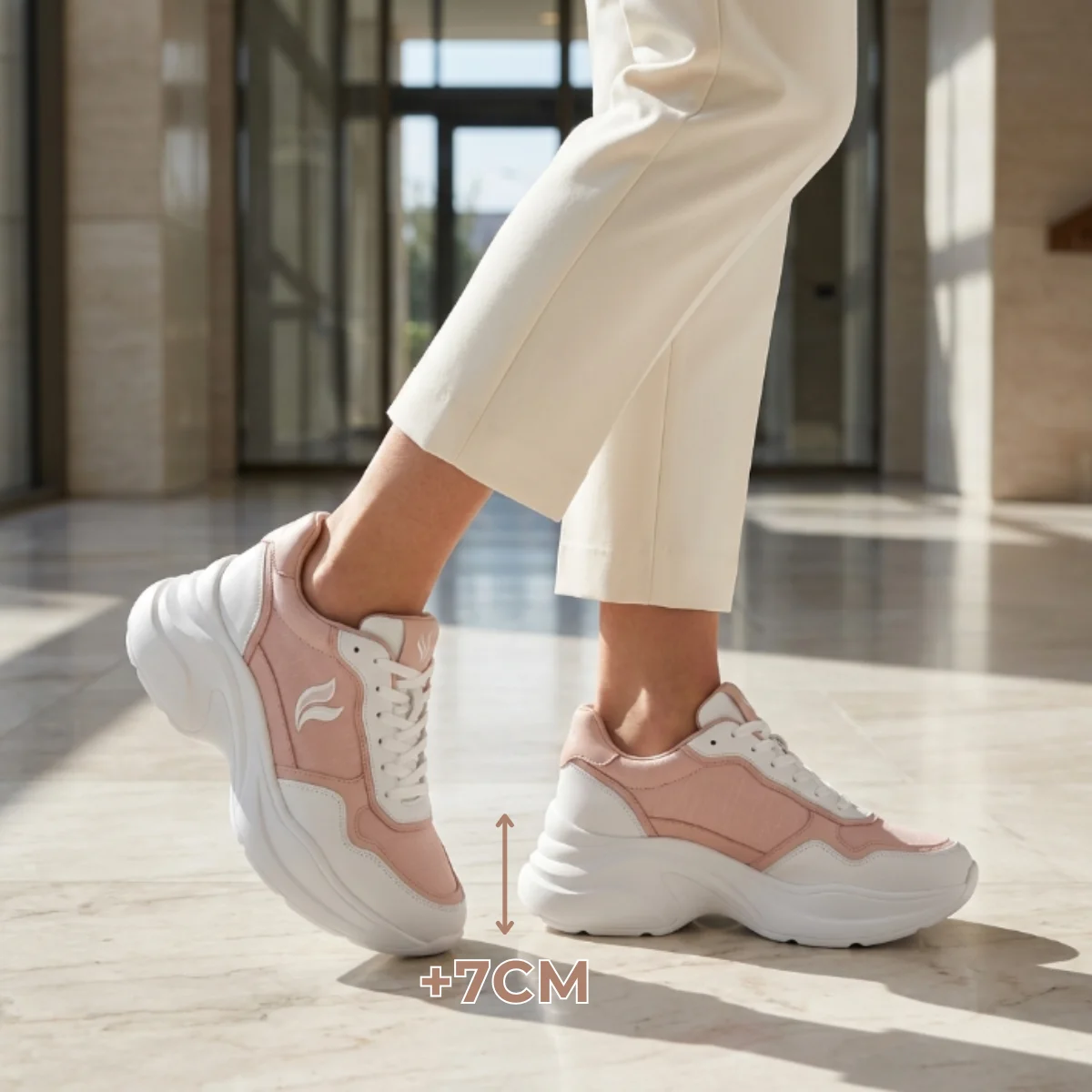 Rialzo invisibile e gambe slanciate